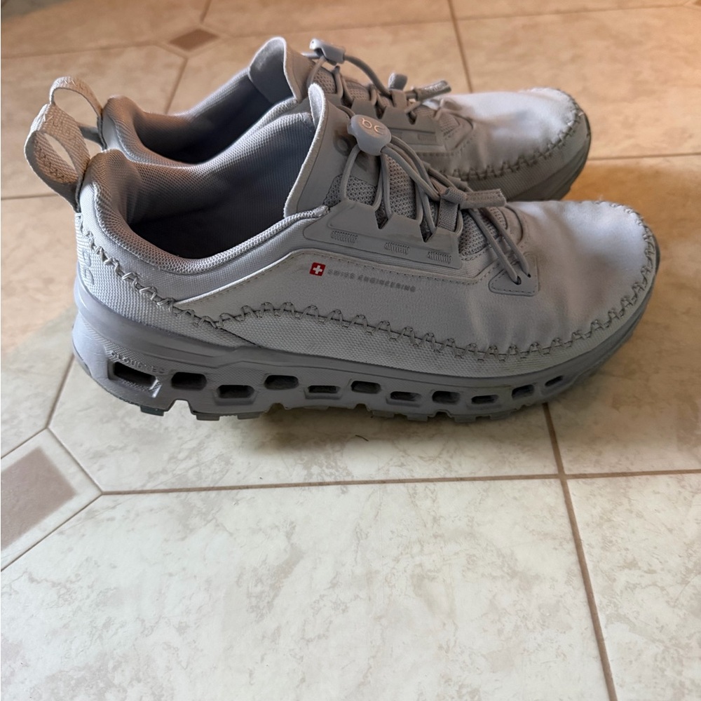 On cloud sneakers (cloudaway 2)